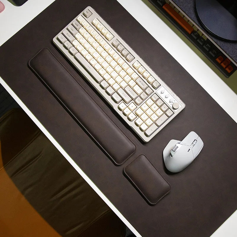 Σετ Συνθετικό Δέρμα (Προστατευτικό γραφείου και μαξιλάρια καρπών)